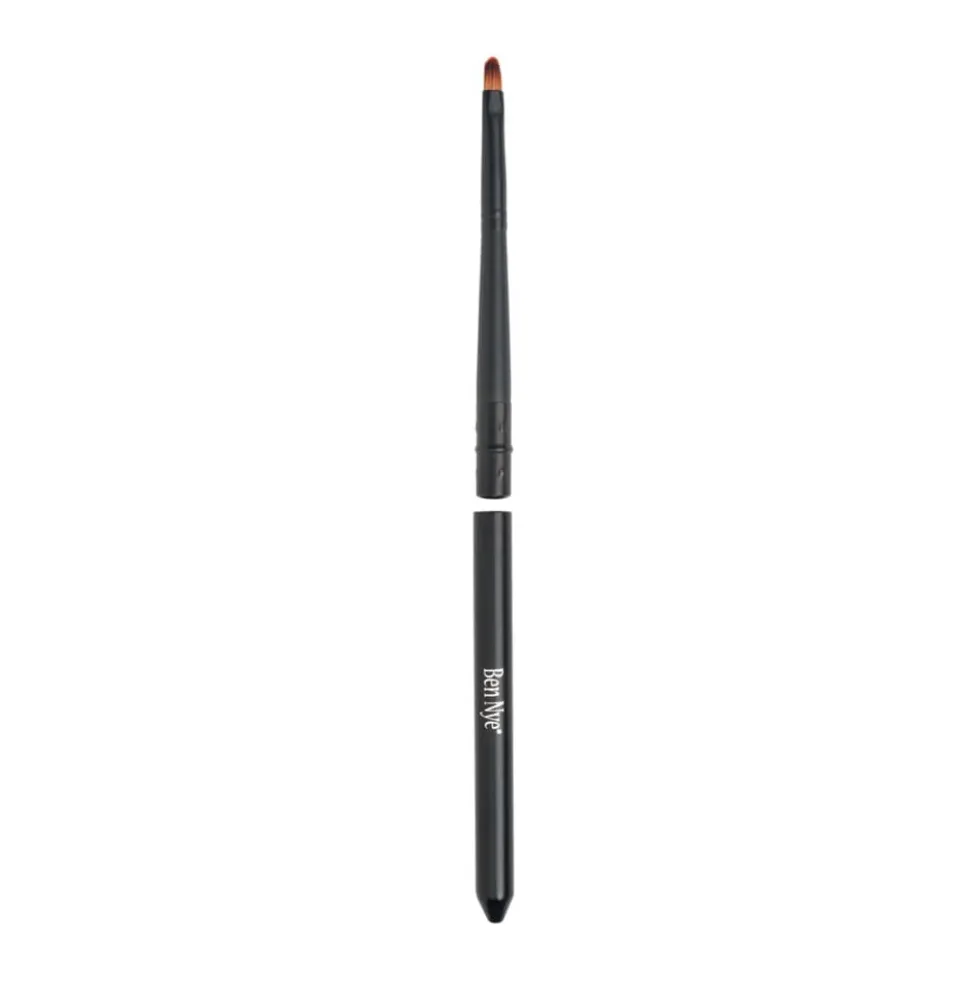 Ben Nye Lip Brush with cover Fine Detail Brush